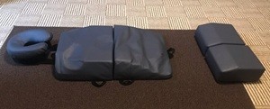 臥位での全身施術用クッション